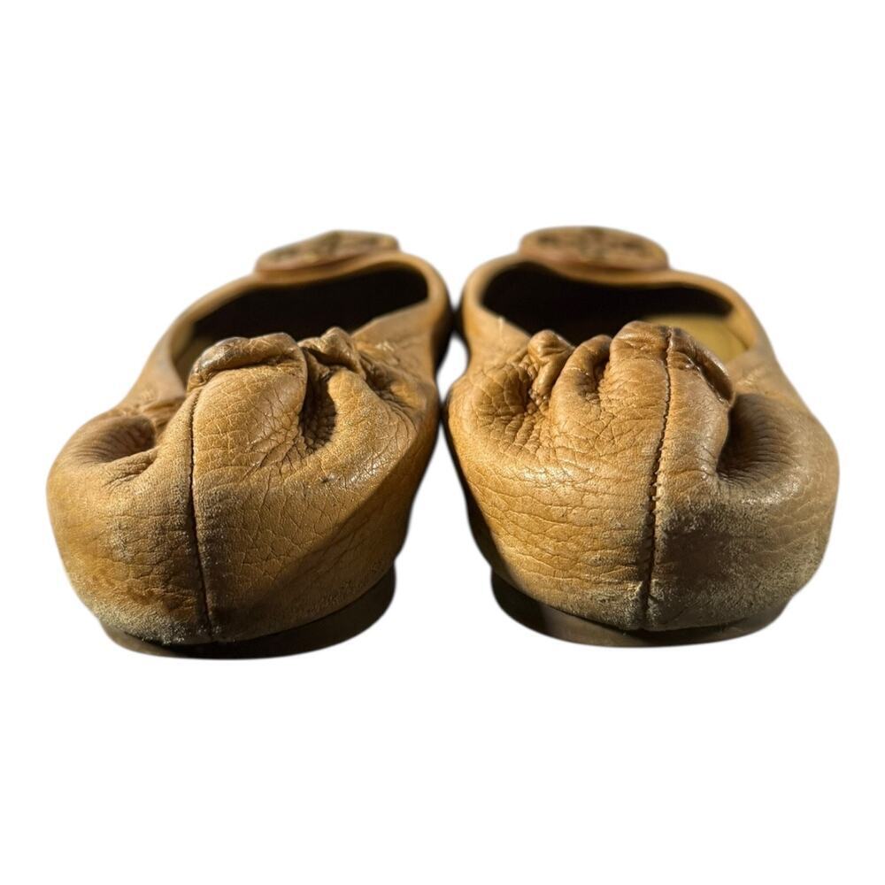 Tory Burch Reva Ballet Flats Brown 8 M Camel Leather Logo Medallion Elastic Back - Picture 7 of 12